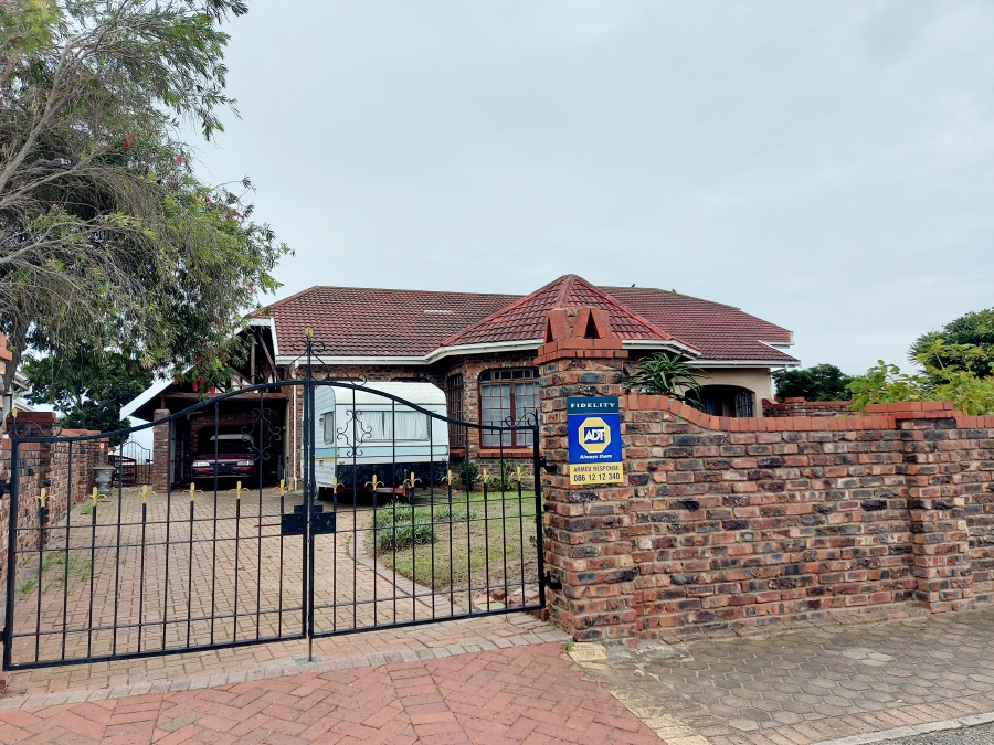 4 Bedroom Property for Sale in Da Nova Western Cape